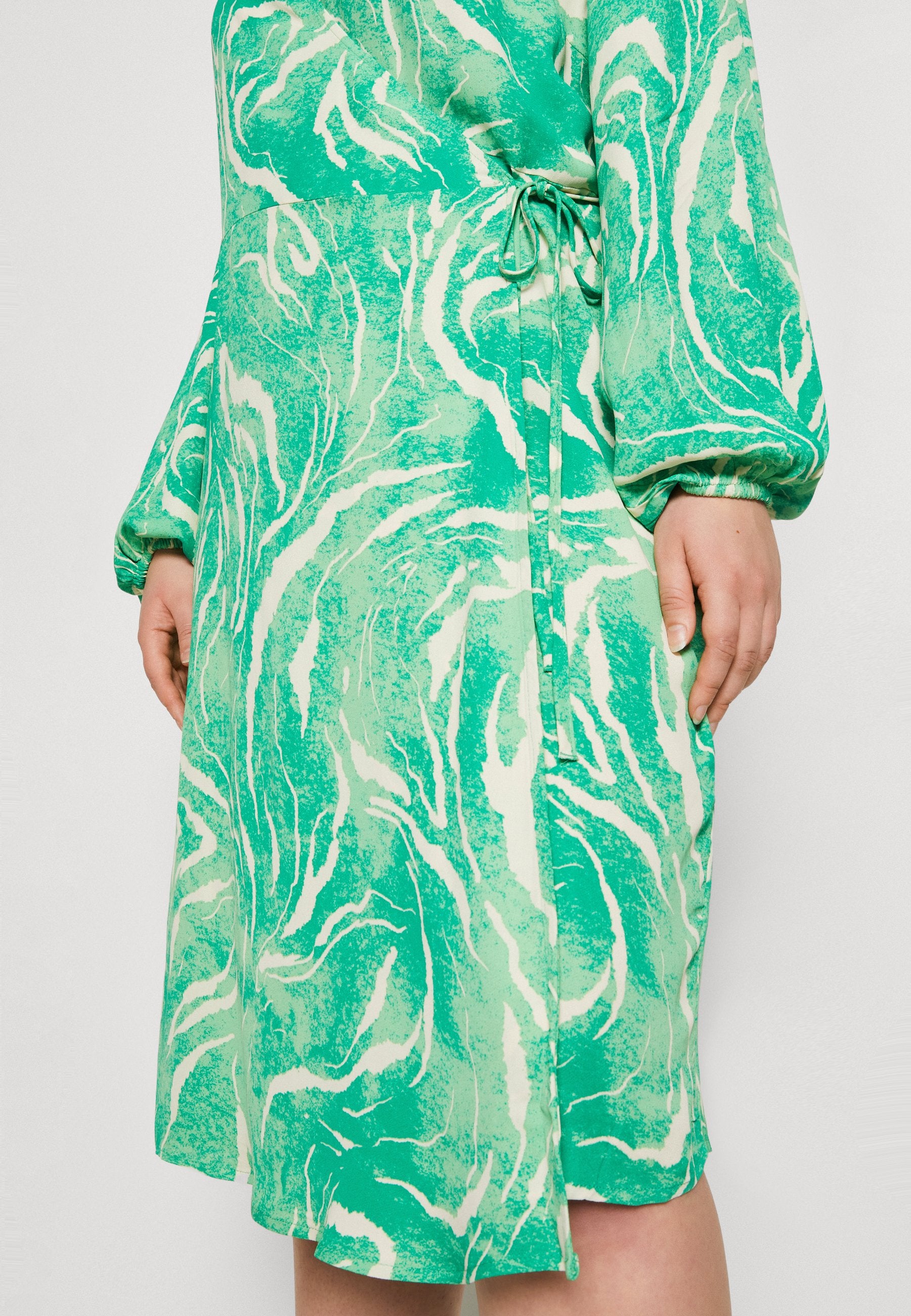 Selected FIOLA LS WRAP DRESS CURVE