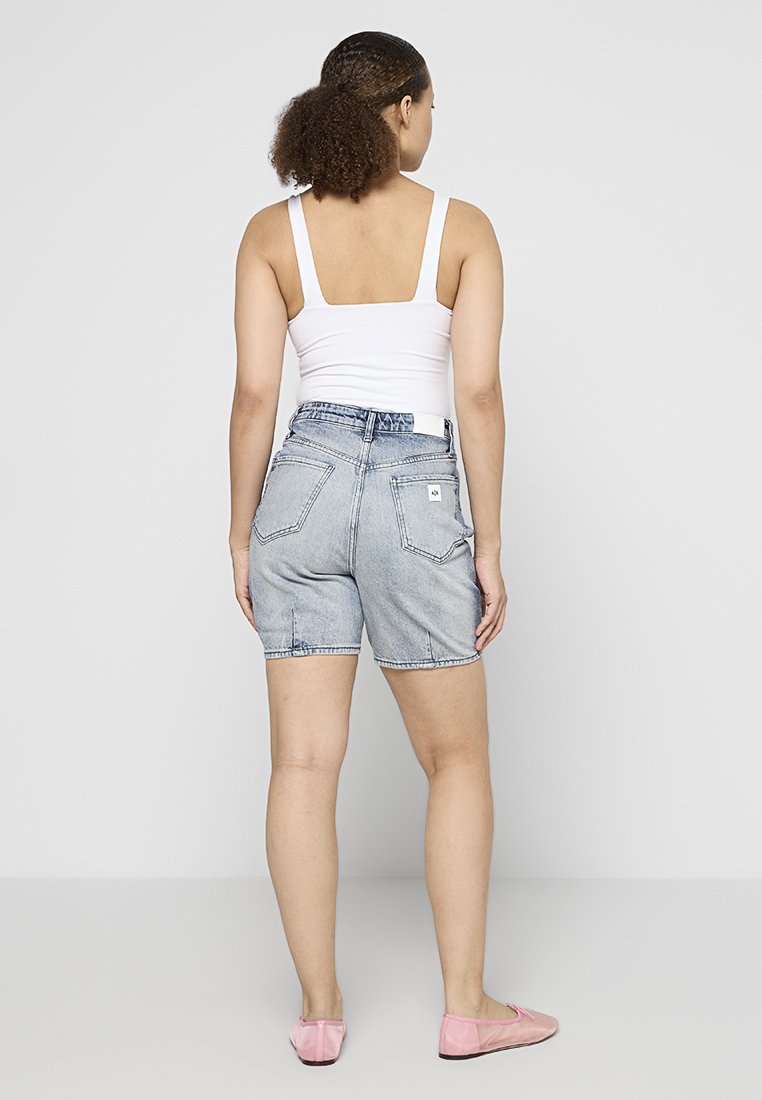 Armani Exchange Jeans Shorts Media 3