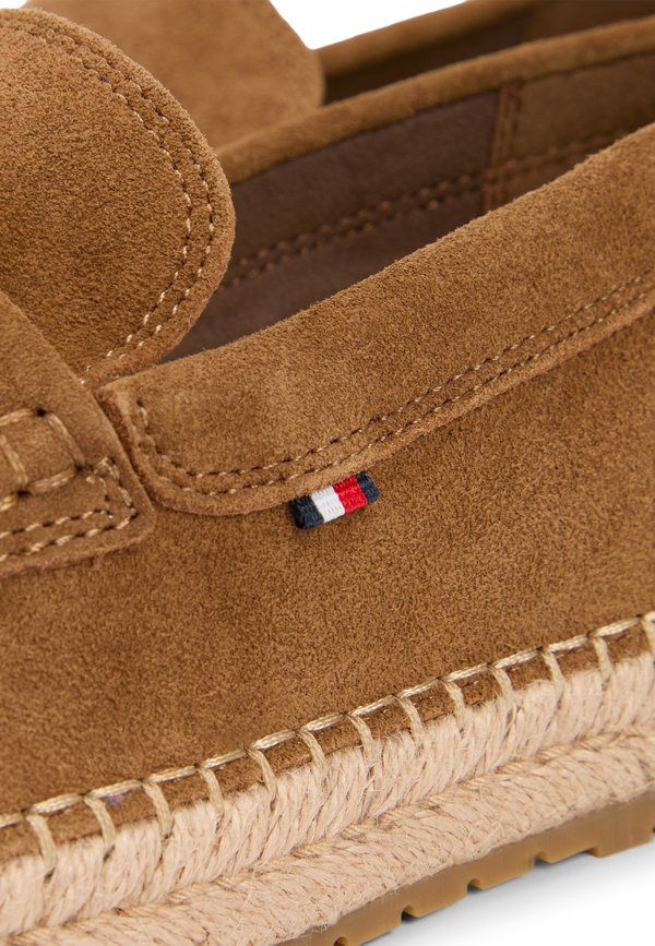 Tommy Hilfiger SUEDE FLEXIBLE SOLE ESPADRILLES
