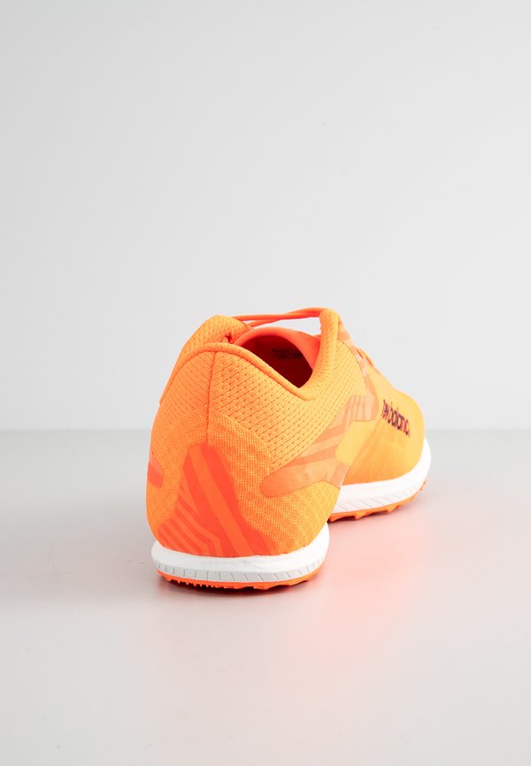New Balance XC7