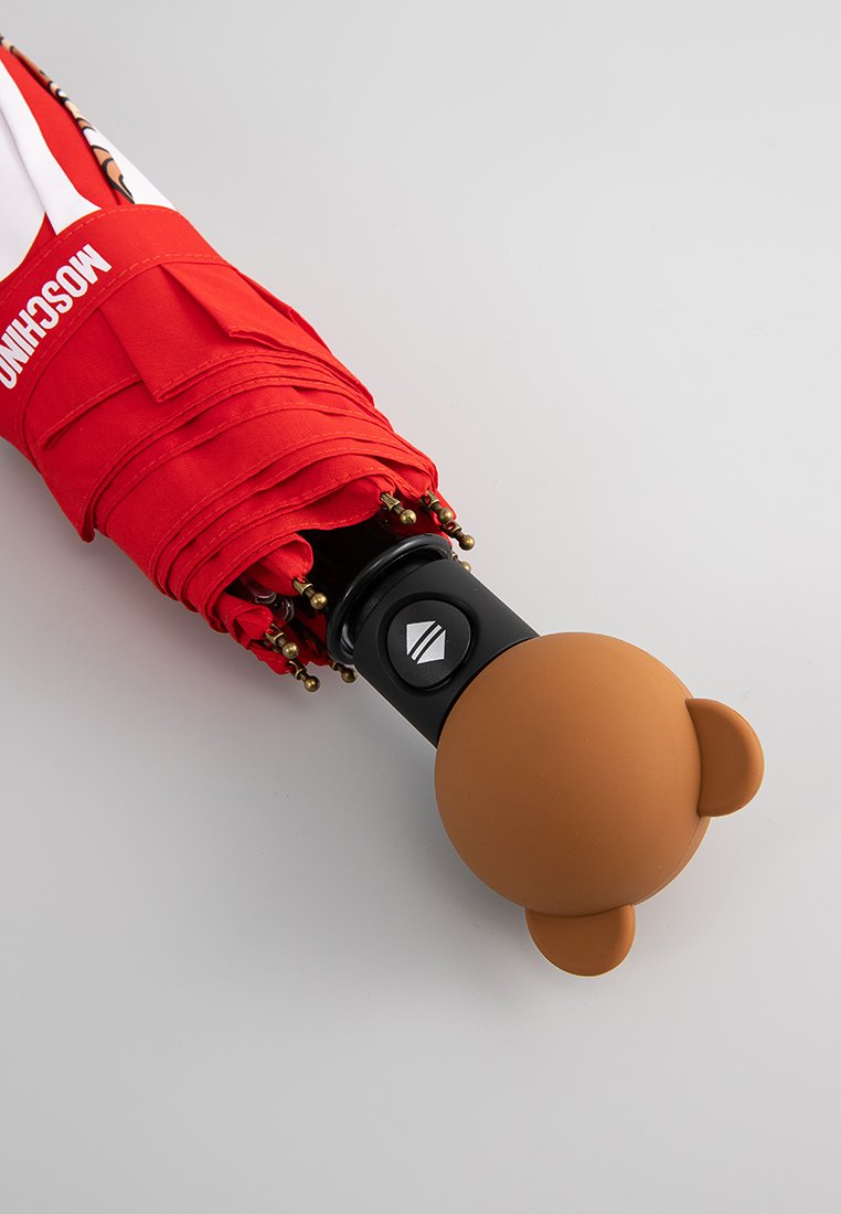 MOSCHINO