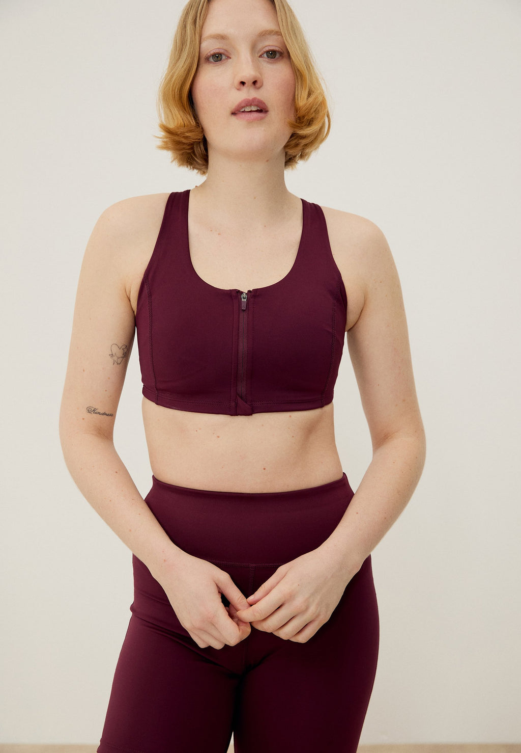 Even&Odd active MEDIUM SUPPORT BRA WITH ZIP UP FRONT & ADJUSTABLE STRAPS