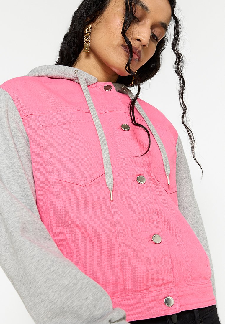 Love Moschino