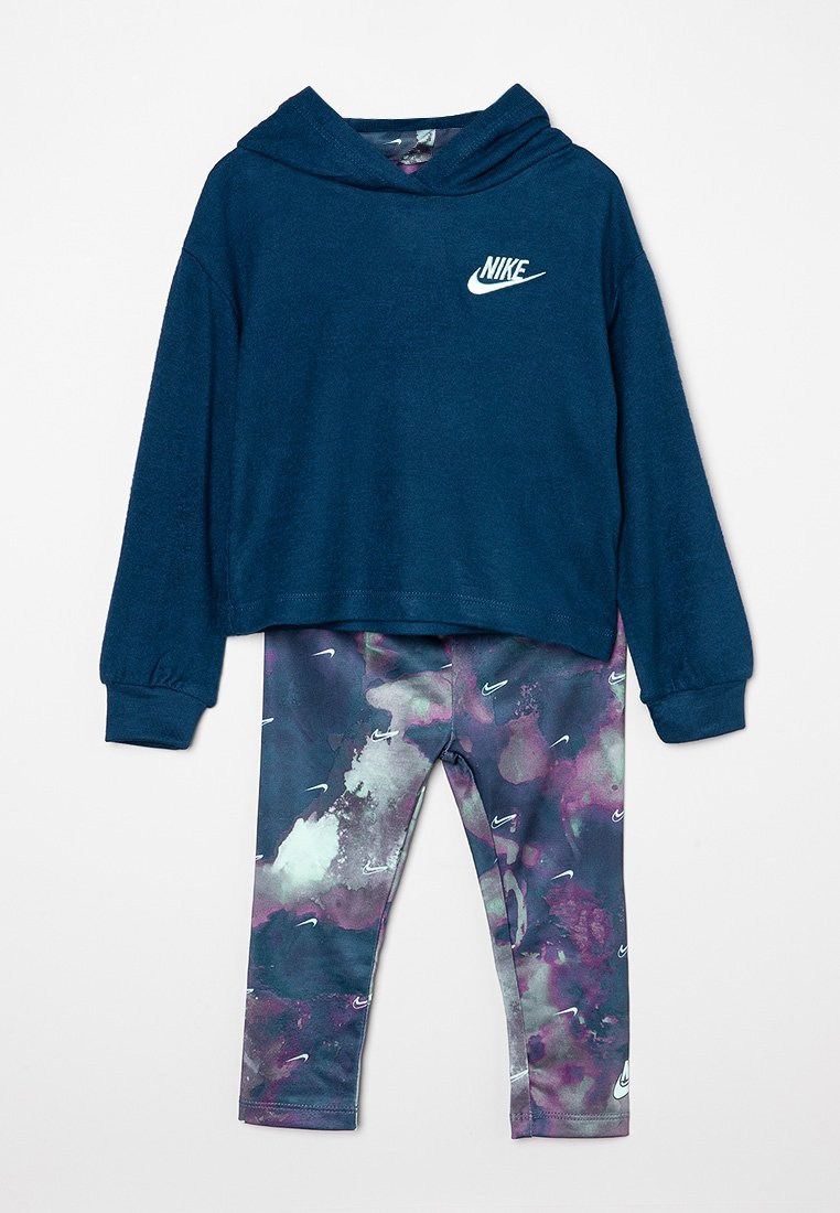 Nike Sportswear SNOWTIME SET