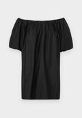 Schwarzes Off-Shoulder-Oberteil aus leichtem Stoff, mit gerafftem Ausschnitt und kurzen, puffigen Ärmeln. Einfaches, schlichtes Design.