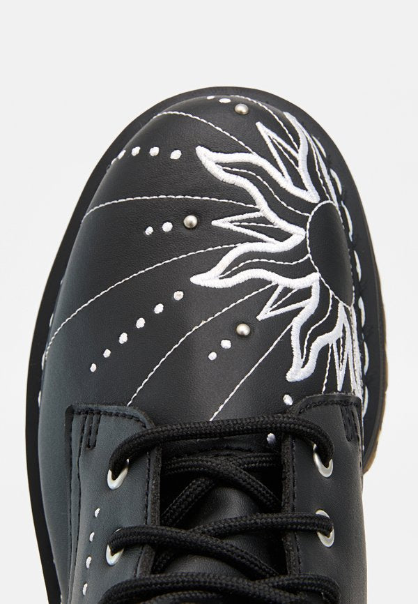 Dr. Martens JADON