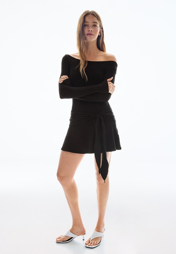 Bershka ASYMMETRIC MINI WITH RUFFLES AND TIE DETAIL  - Day dress - black