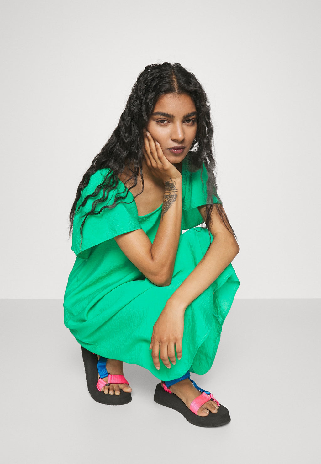 Vero Moda Petite VMSARA SQUARE NECK KNEE DRESS