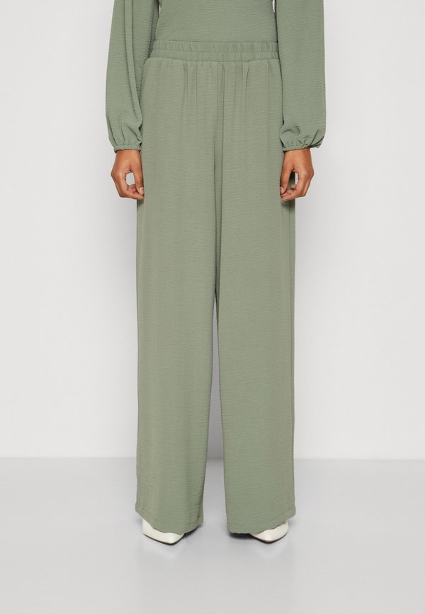 Vero Moda Petite VMALVA WIDE - Trousers - laurel wreath