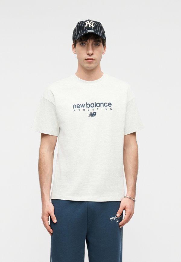 New Balance LINEAR GRAPHIC - Print T-shirt - ash heather