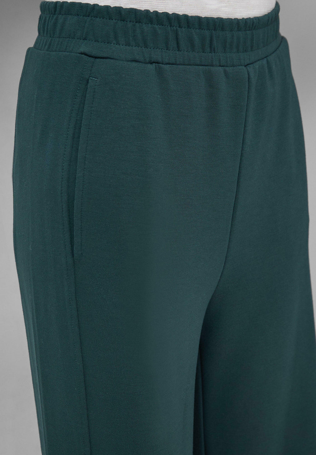 IM RELAXED FIT MIT WEITEM  Media 4