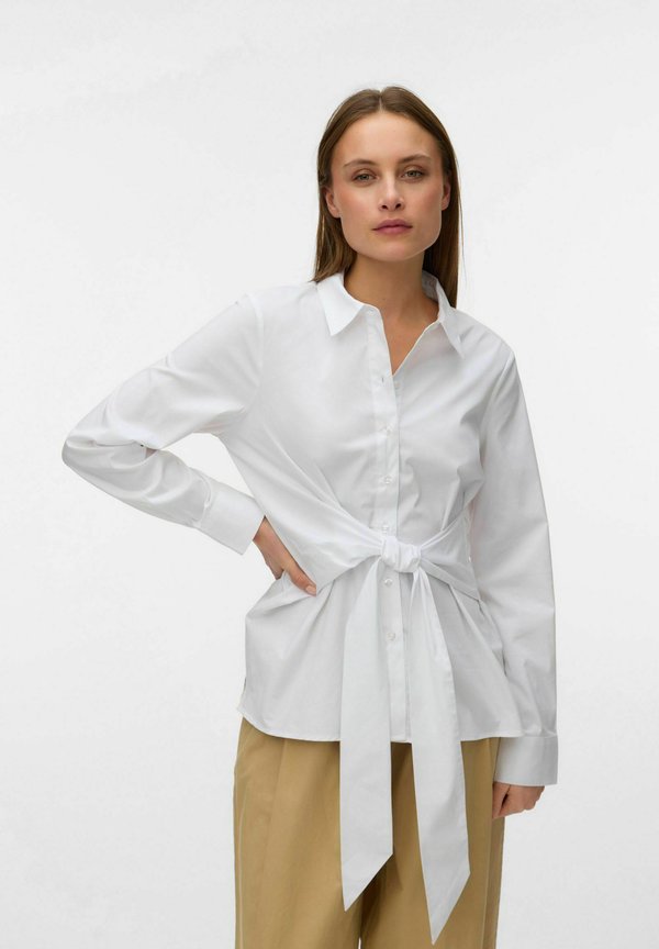 Vero Moda Poplin AWALVA - Button-down blouse - bright white
