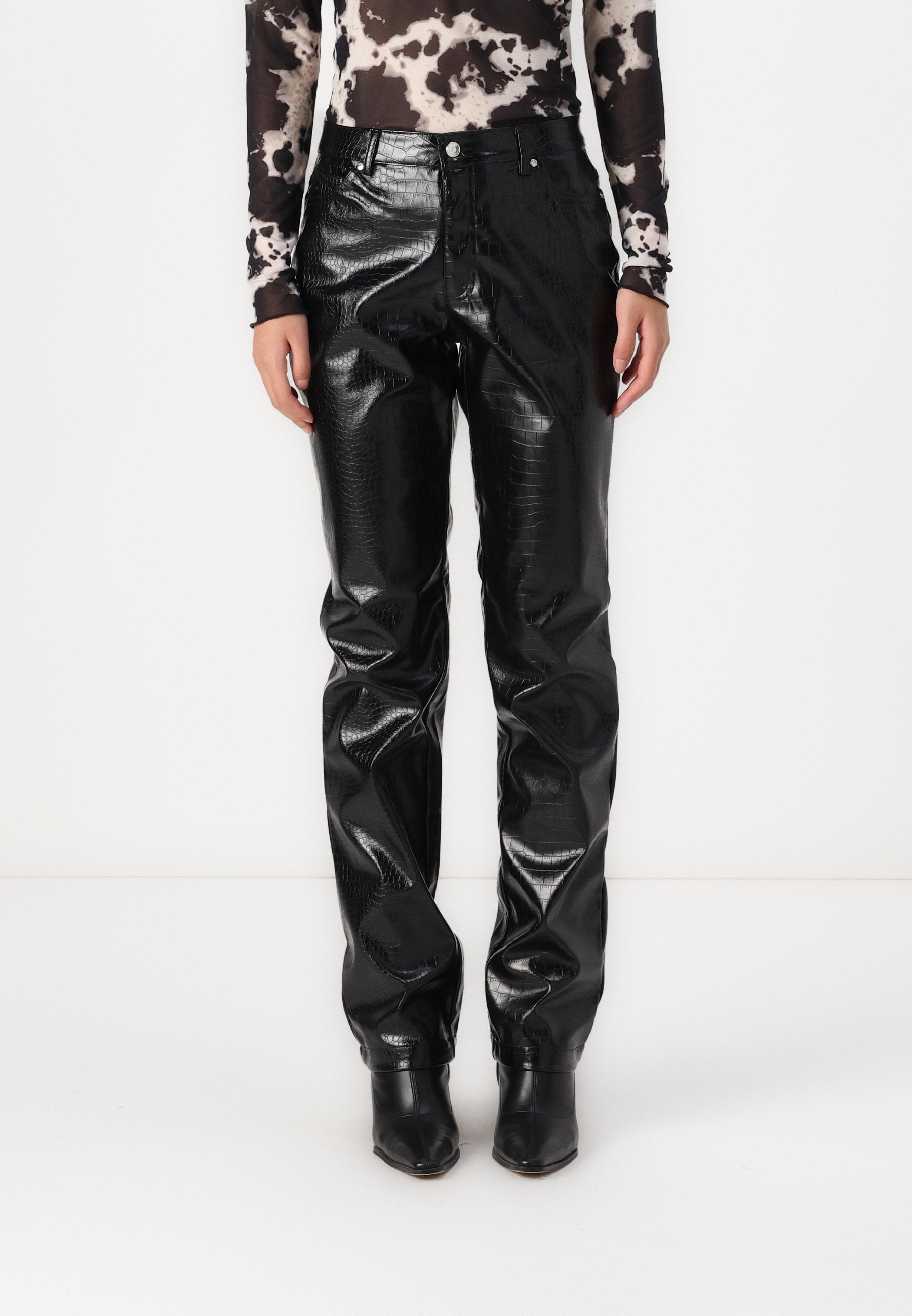 ONLJACI LIONA PANT Media 3