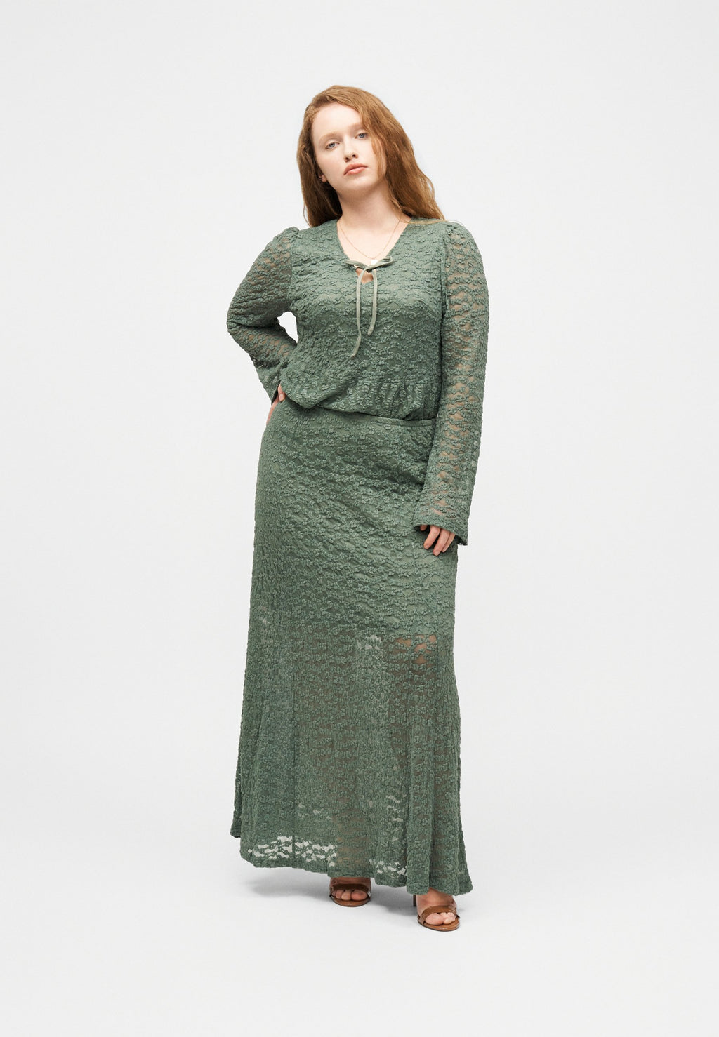 CARALICE V NECK  Media 2