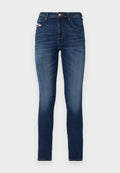 Slim Jeans aus dunkelblauem Denim mit dezenten Verblassungen. Verfügt über ein klassisches Fünf-Taschen-Design und eine Metallknopfverschlüsse.