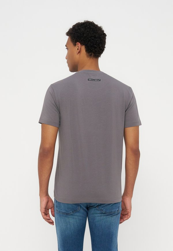 EA7 Emporio Armani
