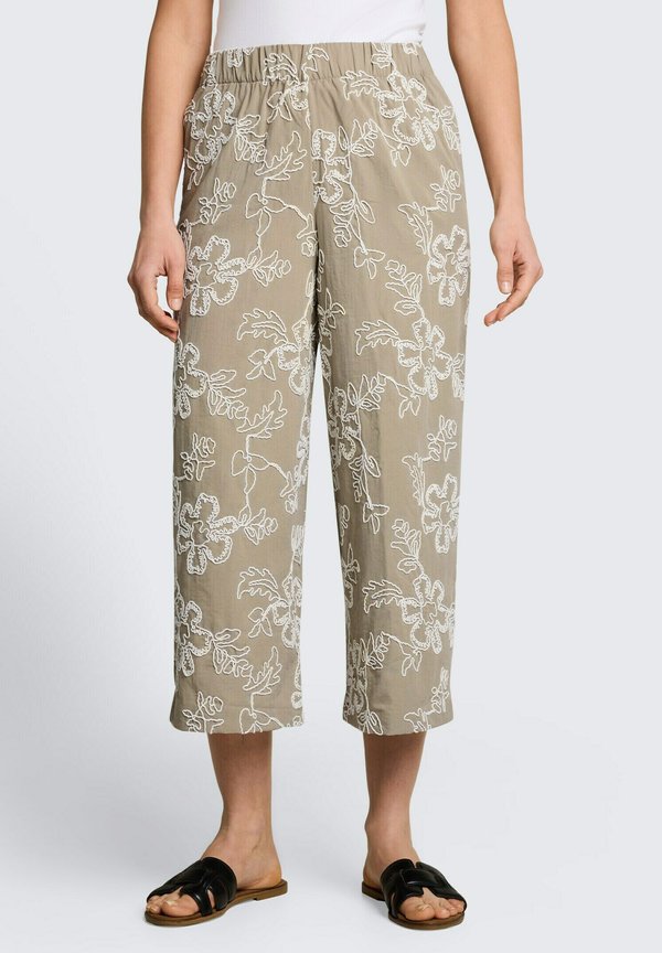 TOM TAILOR TOM TAILOR HOSEN & CHINO CULOTTE HOSE MIT BLUMEN-STICKEREI - Trousers - olive white big flower design