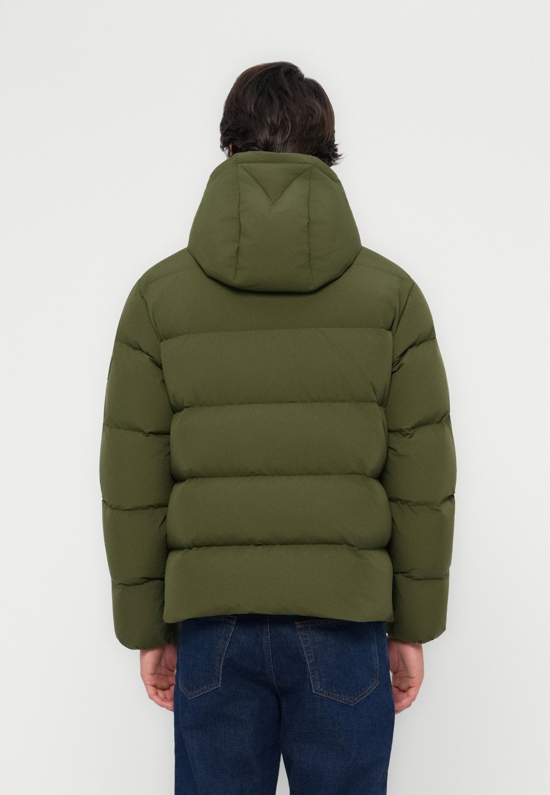 HOODED PUFFER Media 4