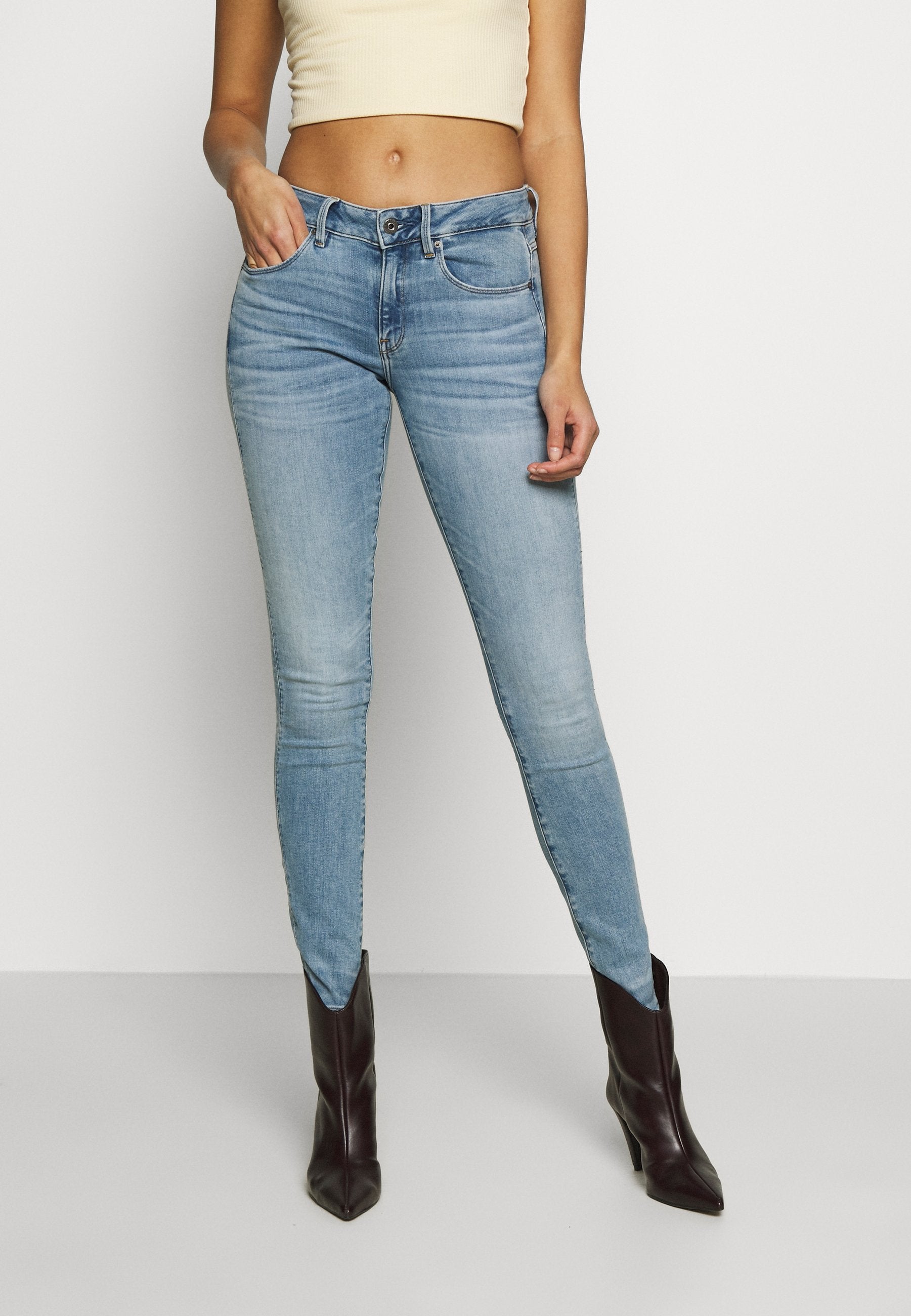 3301 MID SKINNY Media 3