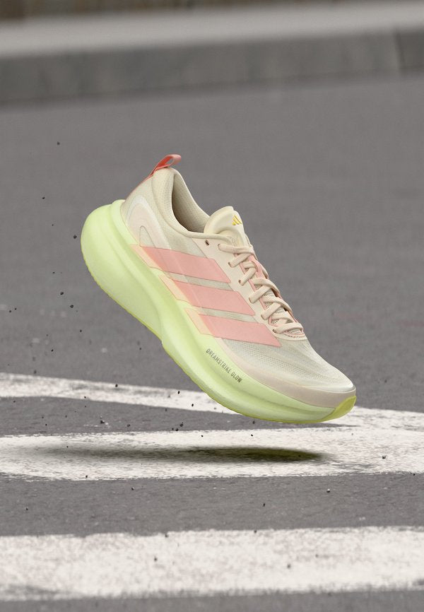 adidas Performance SUPERNOVA GLIDE W - Road running shoes - white/vapour pink/ivory