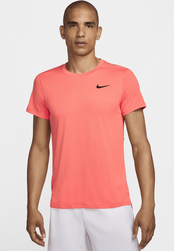 Nike Performance SLAM