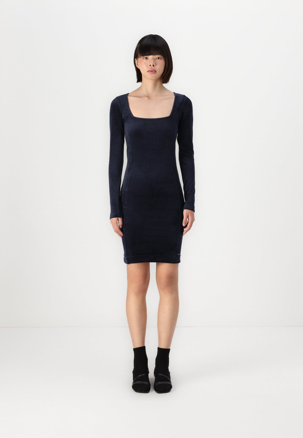 SLIM DRESS  Media 3