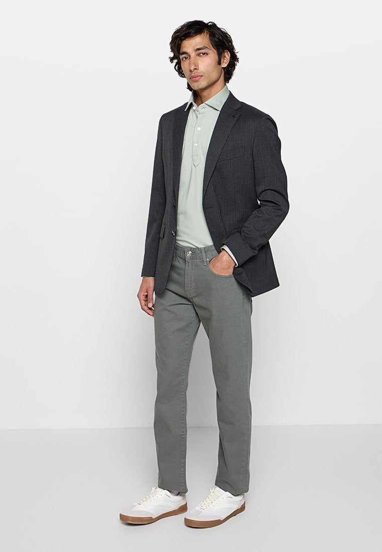 Armani Exchange Jeans Tapered Fit Media 2