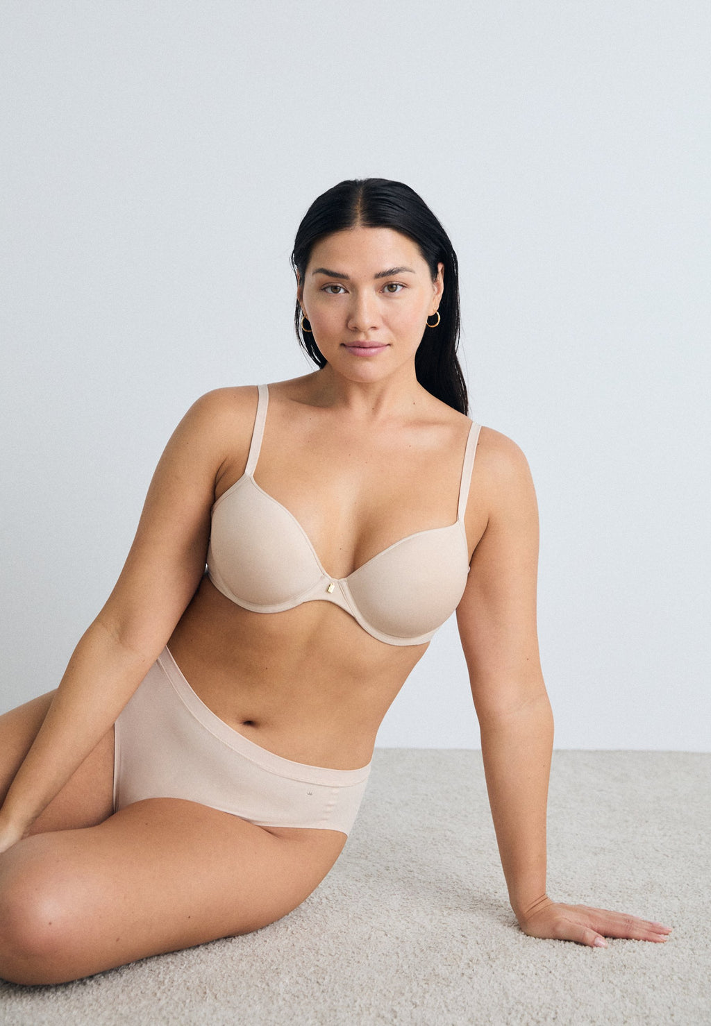 Triumph BODY MAKE UP ESSENTIAL WHP