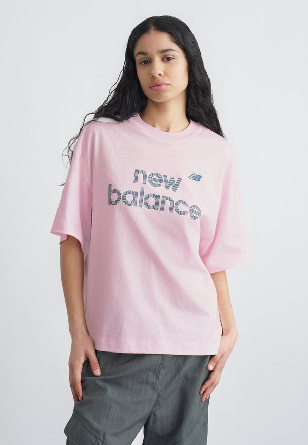 New Balance GRAPHIC - Print T-shirt - pink salt