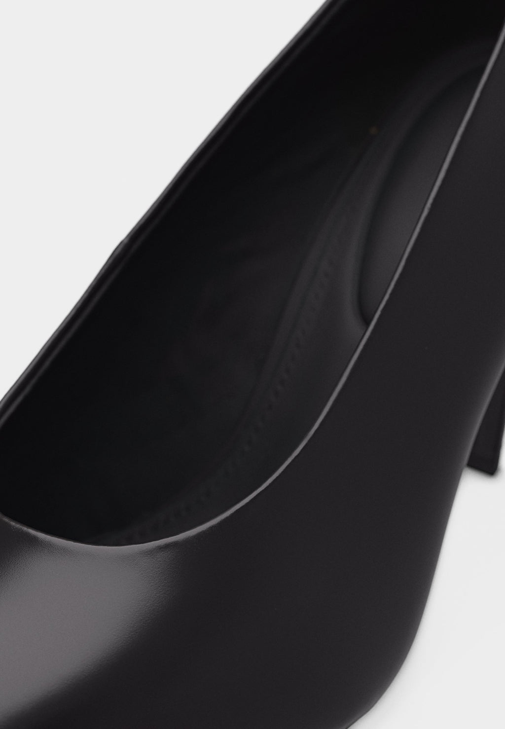TH MONOGRAM SHINY LEATHER HIGH HEELS Media 7