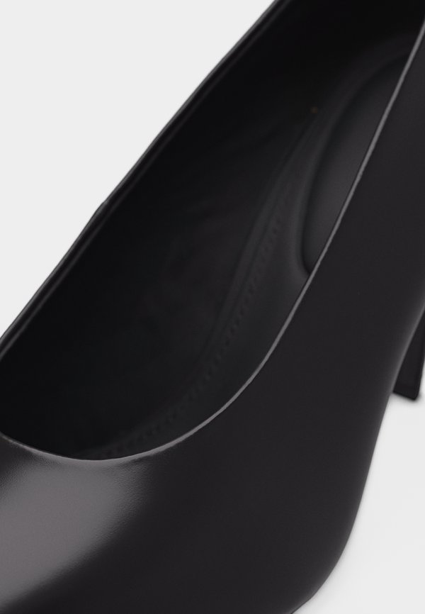 Tommy Hilfiger TH MONOGRAM SHINY LEATHER HIGH HEELS