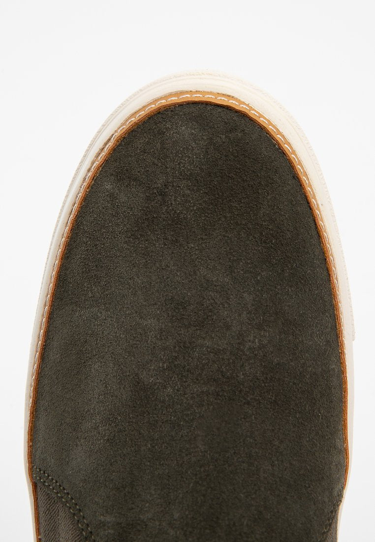 TOMS BRYCE