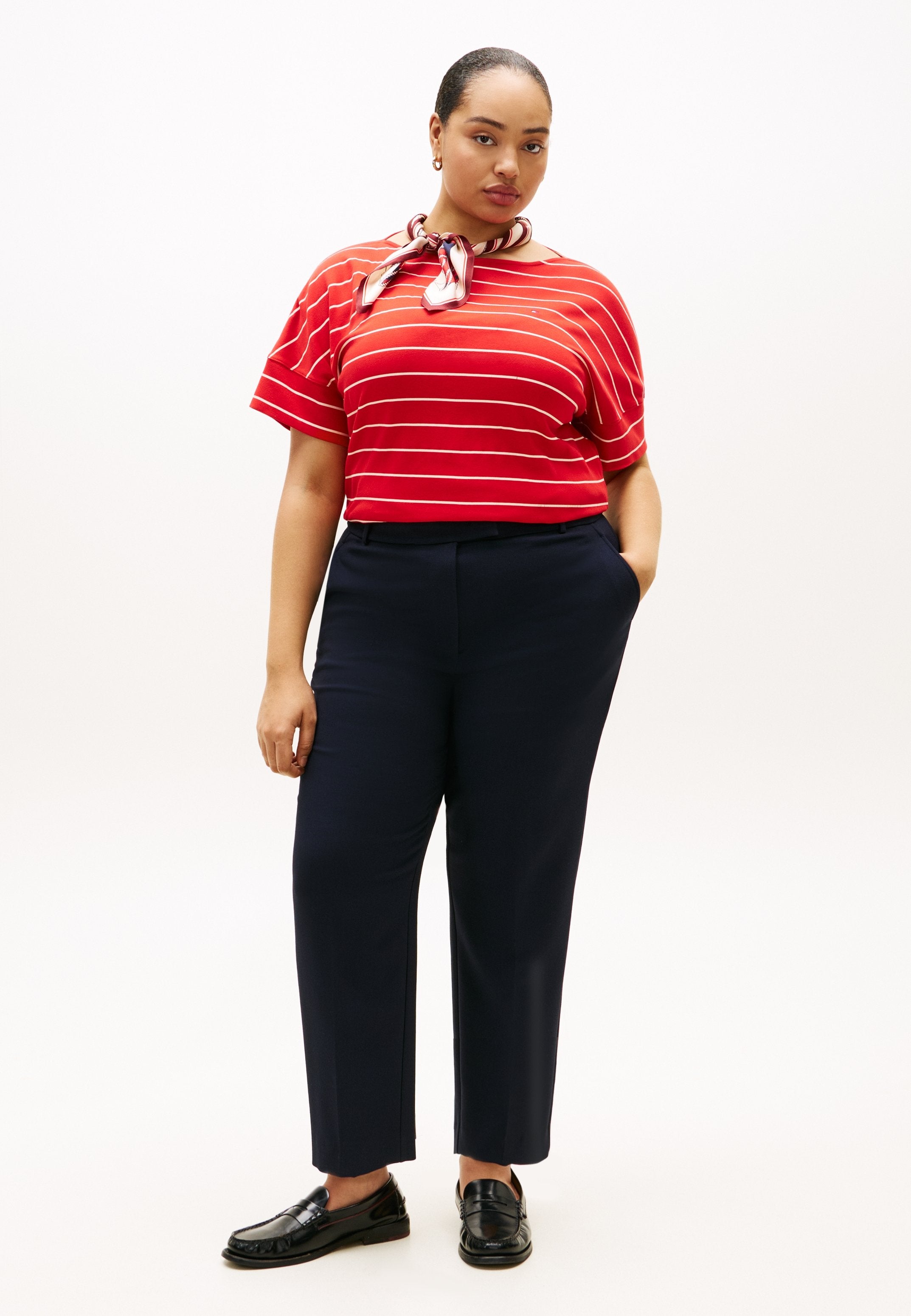CURVE CAP SLEEVE RELAXED T-SHIRT Media 2
