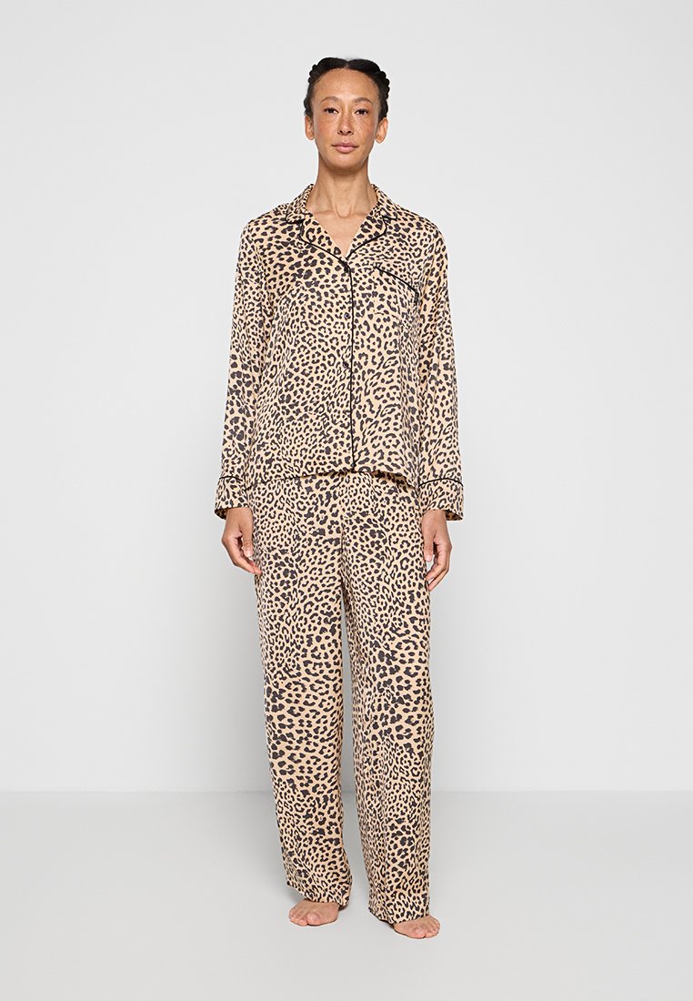 DKNY Loungewear Nachtwäsche Set Media 1