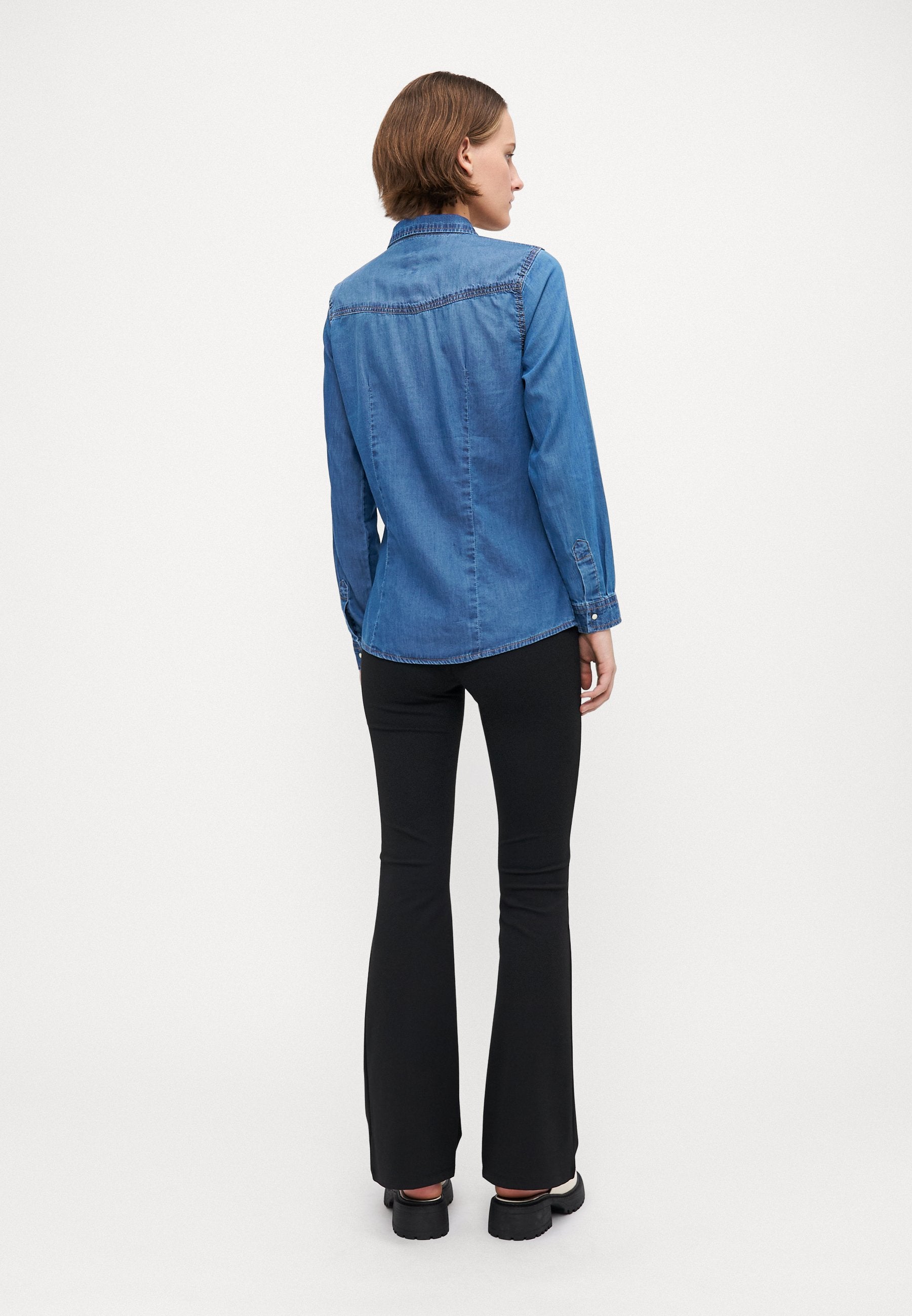 ONLALEXA SHIRT Media 4