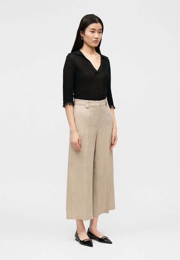 MAX&Co. ADUNCO