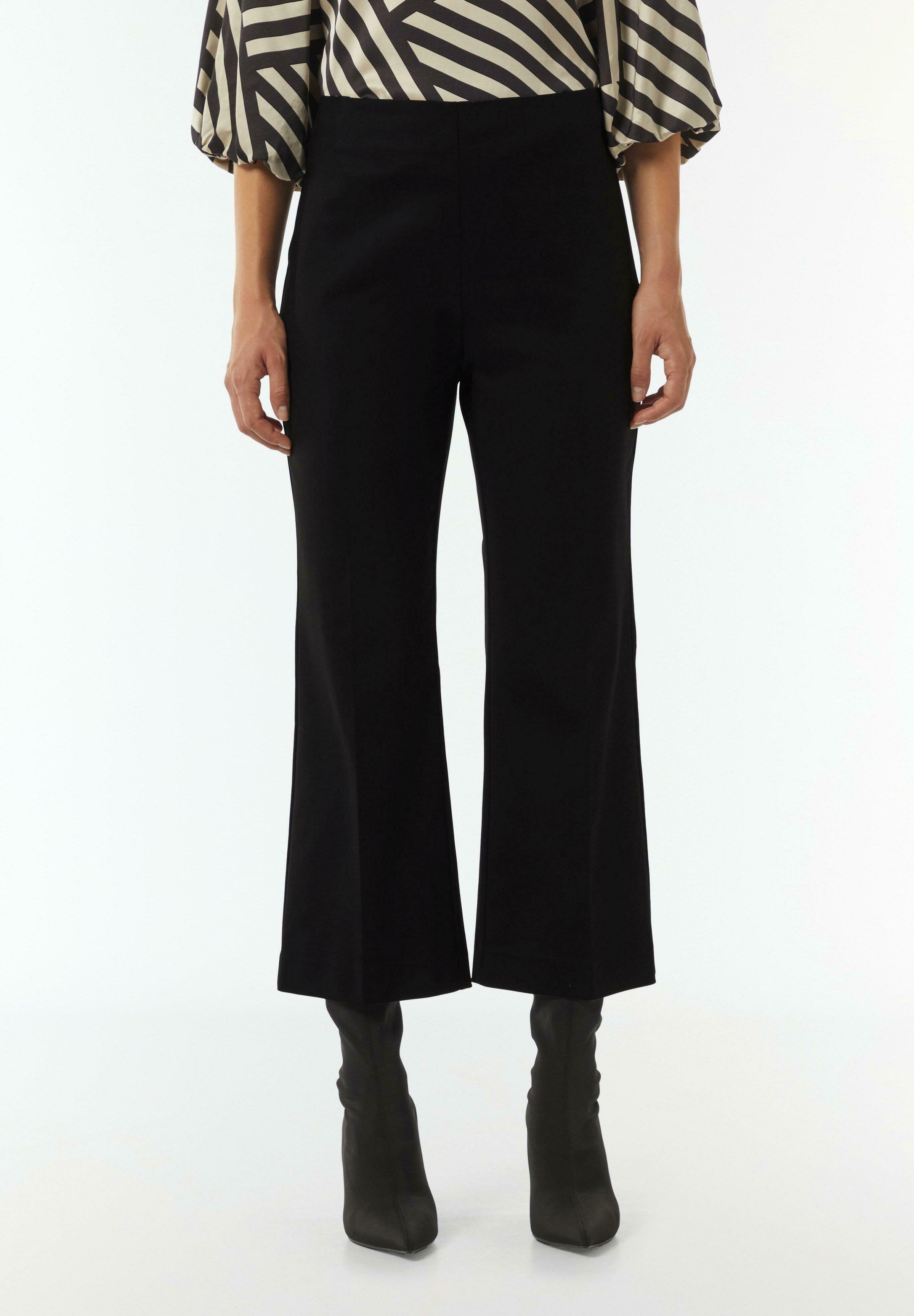 FLARED-LEG-AUS STRETCH Media 3
