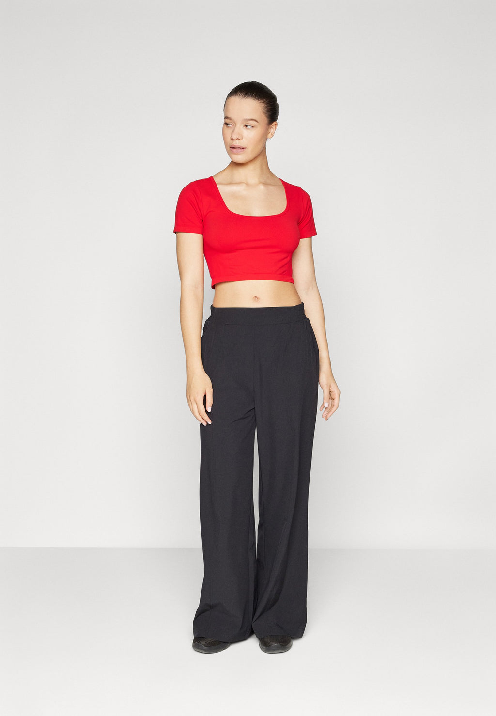 Fabletics SLEEK SEAMLESS SHORT SLEEVE TOP