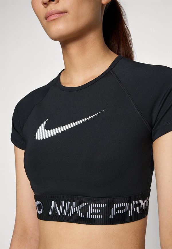 Nike Performance