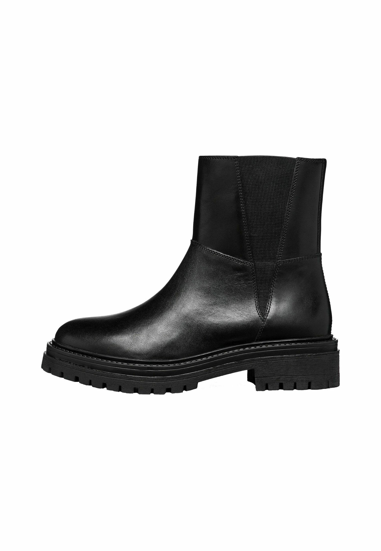 Schwarze Leder Stiefelette mit elastischen Seitenpaneelen, runder Zehenform, dickem Profilsohle und glatter Textur. Minimalistisches Design und robuste Konstruktion.