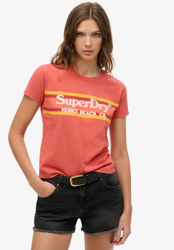 Superdry & Co VENUE OUTDOORS - Print T-shirt - baked apple red