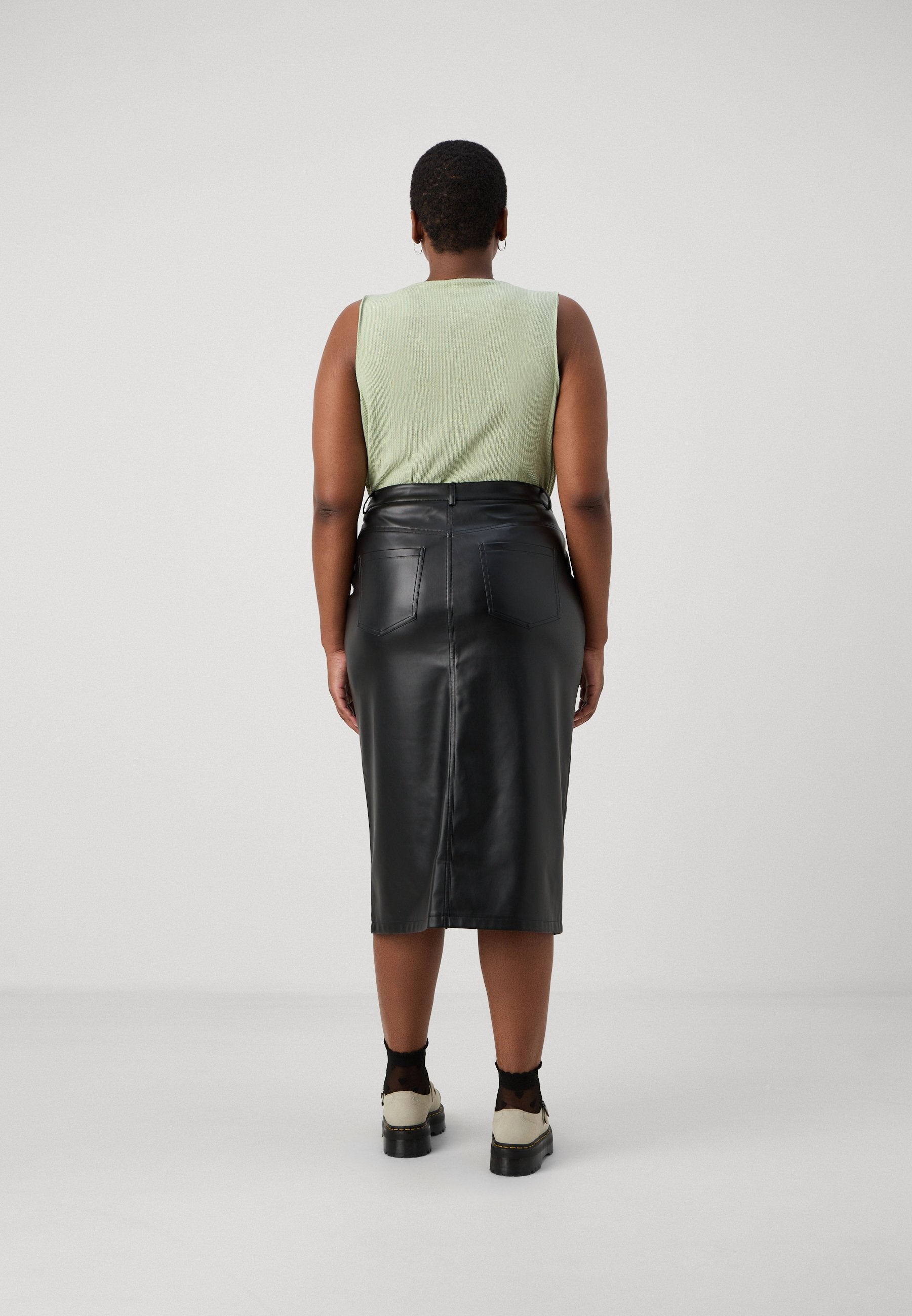 CARKIRI SLIT SKIRT Media 4