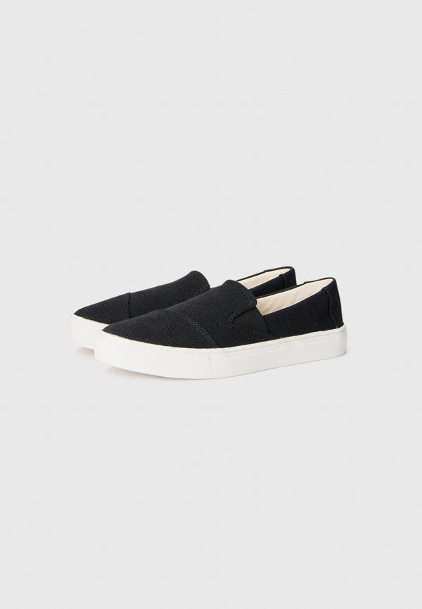 TOMS DEVON