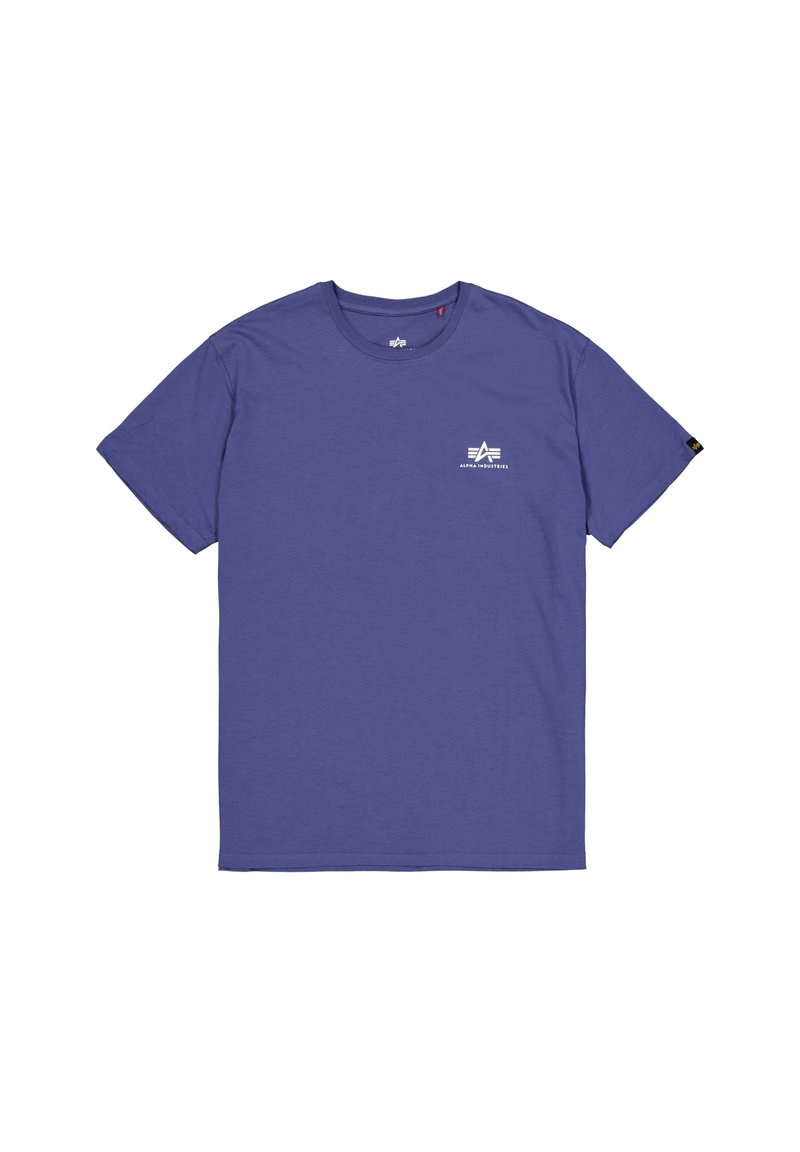 Lila T-Shirt mit kurzen Ärmeln aus Baumwolle. Verfügt über ein kleines weißes Logo auf der linken Brust und einen dezenten, abgerundeten Saum am unteren Rand.