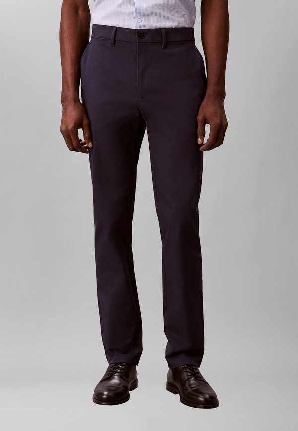 Calvin Klein SLIM CHINO TROUSER - Chinos - dark sapphire