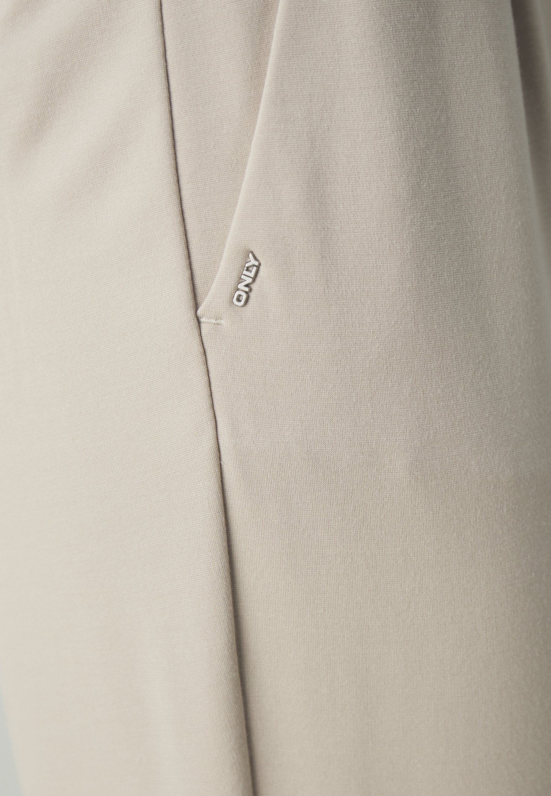 ONLPOPTRASH EASY PAPERBACK PANT Media 5