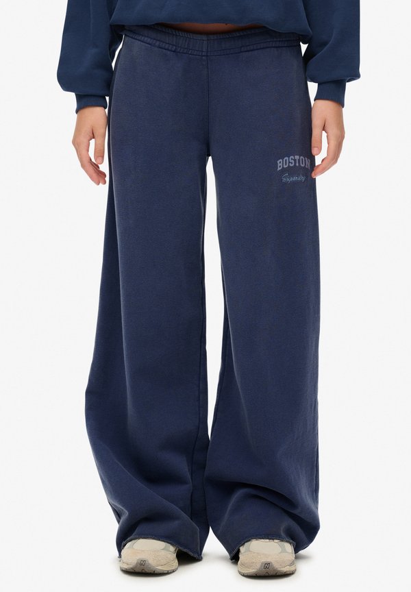 Superdry & Co ATHLETIC ESSENTIALS  FLARE - Tracksuit bottoms - mariner navy