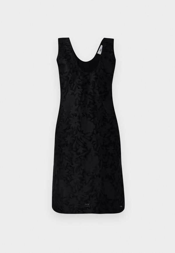 DAY Birger et Mikkelsen DURANT REFINED STRUCTURE