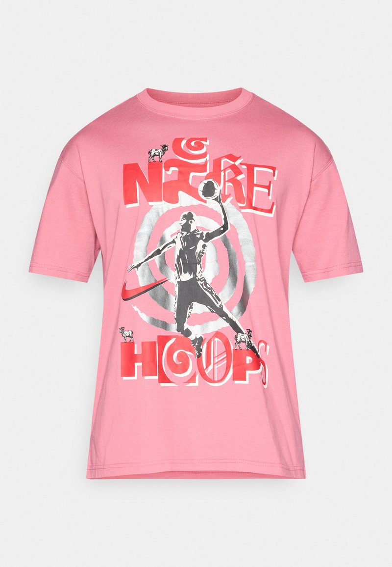 Rosa Baumwoll-T-Shirt mit kurzen Ärmeln, ausgestattet mit einem Grafikdesign eines Basketballspielers, fettem Text und spiralförmigen Mustern in Rot und Grau.