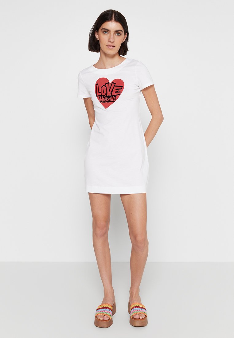 Love Moschino